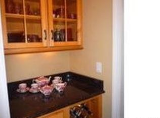 6 Walnut Point Ct, Monticello, IL 61856