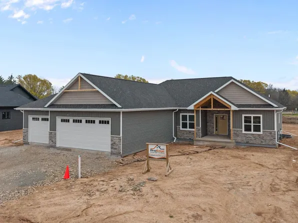W5759 Roundstone Pl, Menasha, WI 54952