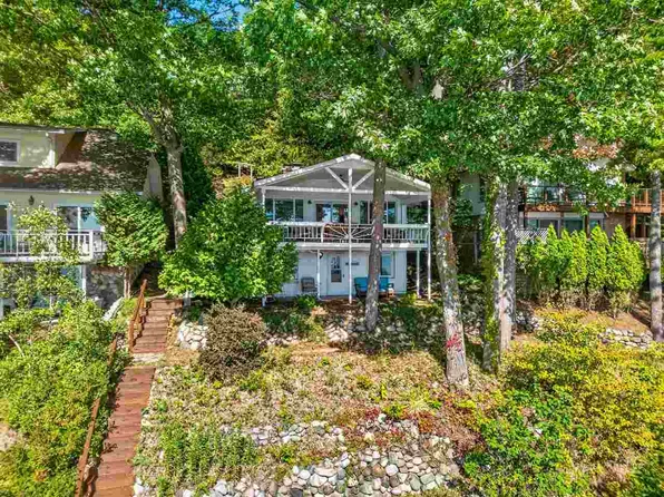 1532 N Shore Dr, Walloon Lake, MI 49796