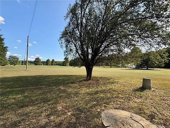 3rd image of 1748 Spring Lake Rd