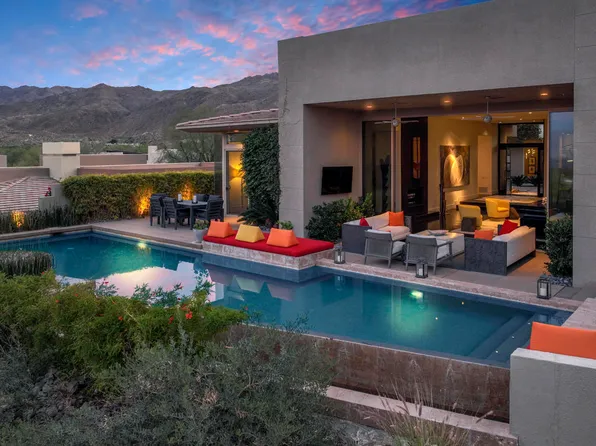 136 Navtem Pl, Palm Desert, CA 92260