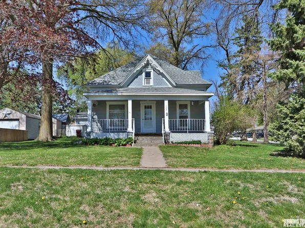 124 N 5th St, Elmwood, NE 68349
