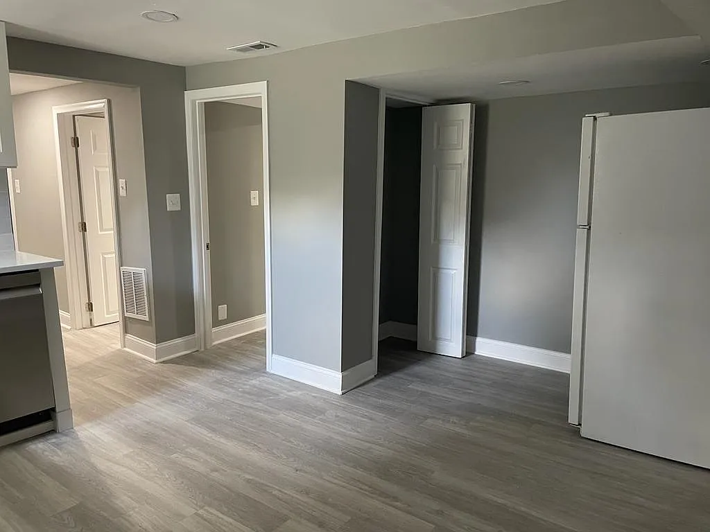 5013 Nantucket Rd — Photo 2
