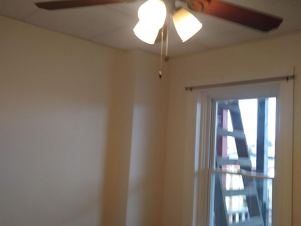 2nd image of 2831 Brownsville Rd APT 1
