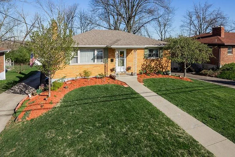 198 Holiday Ln photo 1