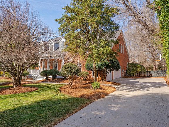 5th image of 101 Hogan Woods Cir