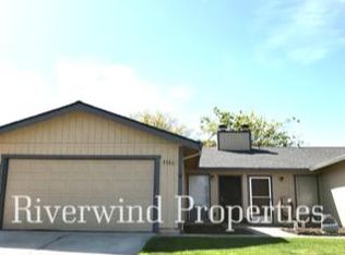 8960 Laguna Vista Ct, Elk Grove, CA 95624