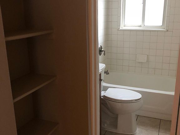 4th image of 2041 N College Ave APT 3