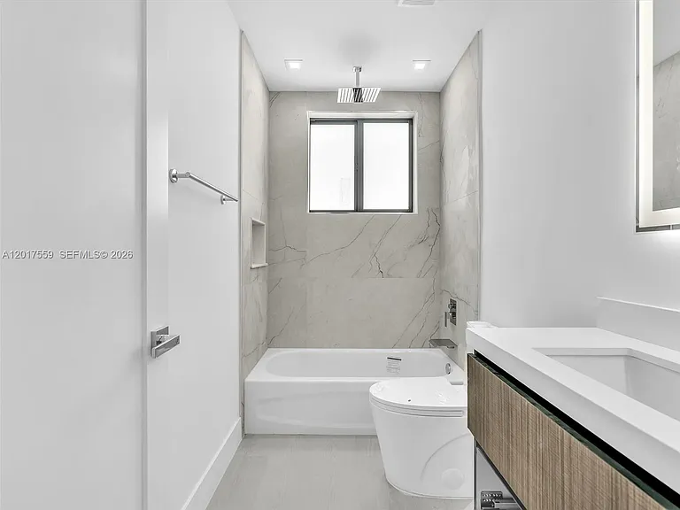 4640 SW 32nd Ave #D1 — Photo 55