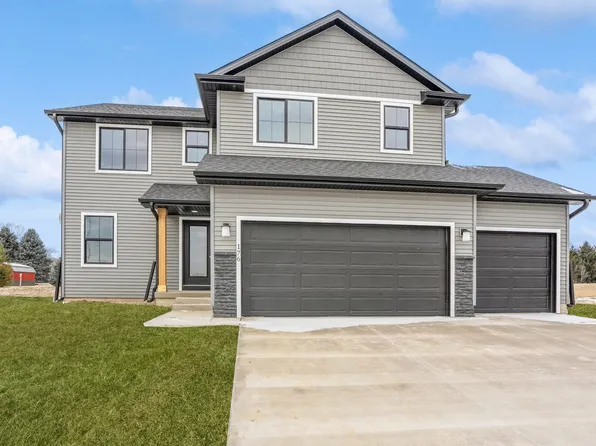 176 NE Wildflower Dr, Pleasant Hill, IA 50327