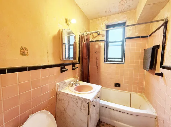 3655 Shore Parkway image 6 of 16