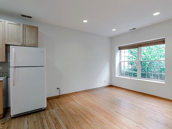 4th image of 5208 S Drexel Ave APT 1W