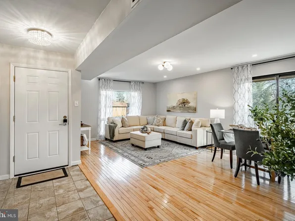 856B Putnam Blvd, Wallingford, PA 19086