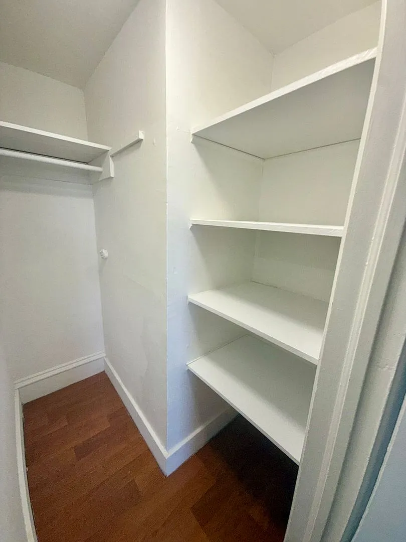 52 North Washington Street — Photo 4