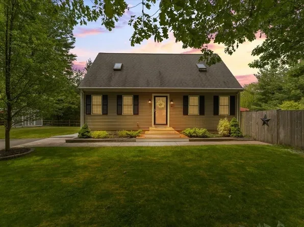 19 Station St, Wareham, MA 02571