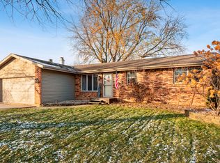 864 Quail Dr, Bradley, IL 60915