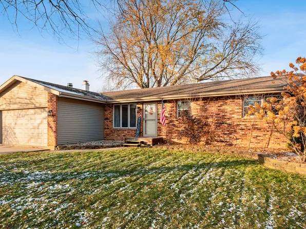 864 Quail Dr, Bradley, IL 60915