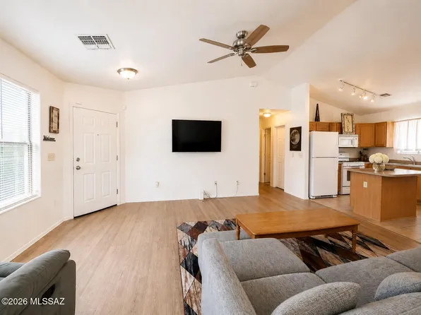 13211 E Mineta Ridge Dr, Vail, AZ 85641