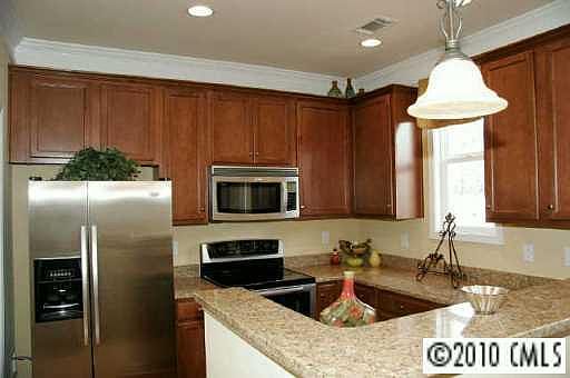4th image of 1176 Assembly St #156