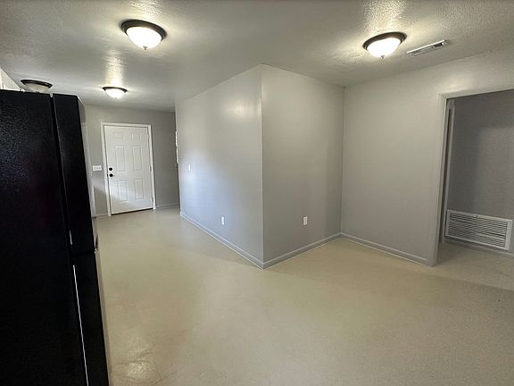 4th image of 356 SW Meeting Ave
