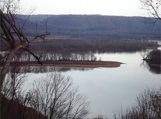 25752 Great River Rd, Garnavillo, IA 52049