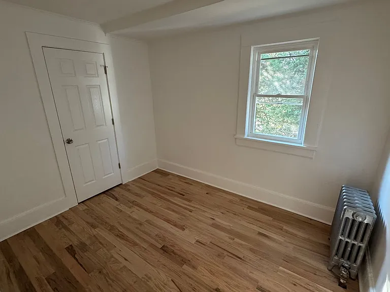 57 Morris Ave — Photo 6