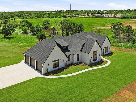 4th image of 3219 Stonewall Ranch Dr