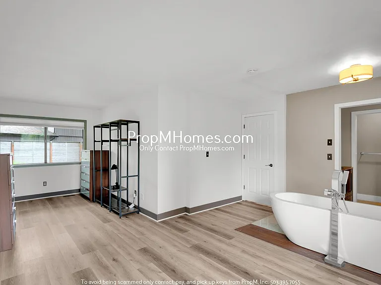1448 Greentree Cir — Photo 16