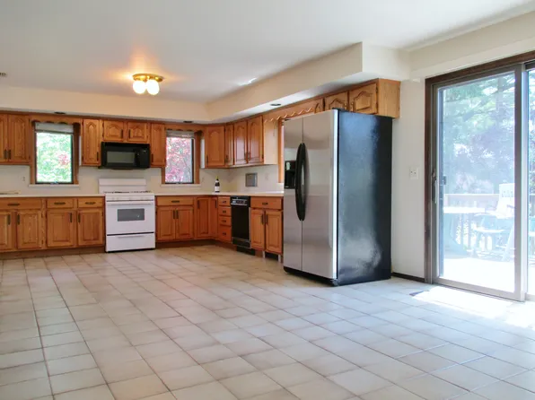 362 Wilson Avenue image 2 of 21