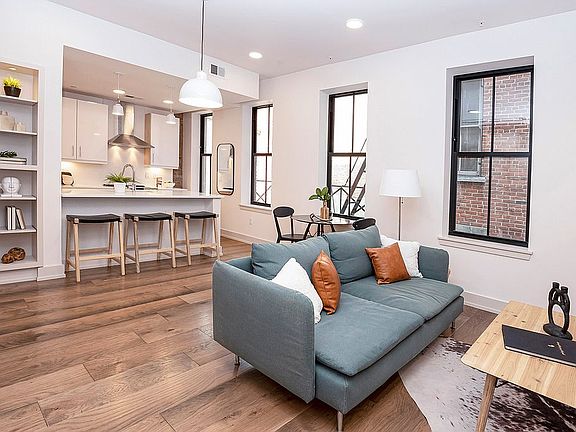 3rd image of 26 W 15th St #4F