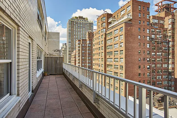 Sold by Stribling | media 9