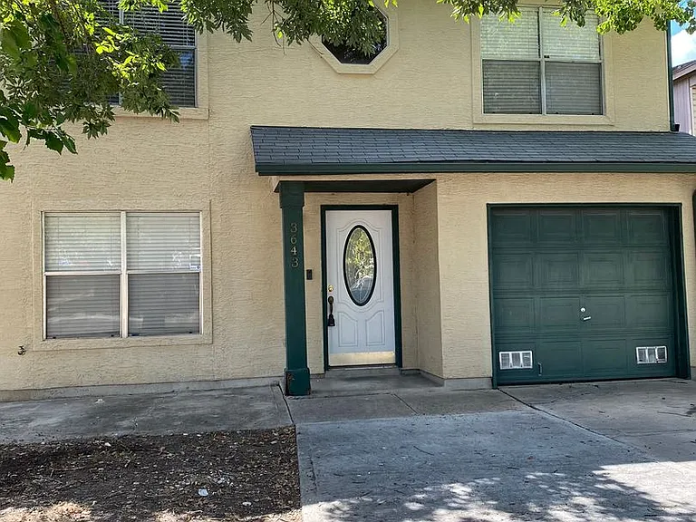 3643 Cameron Spgs — Photo 1