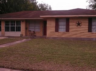 1409 Robin Ln, Beeville, TX 78102