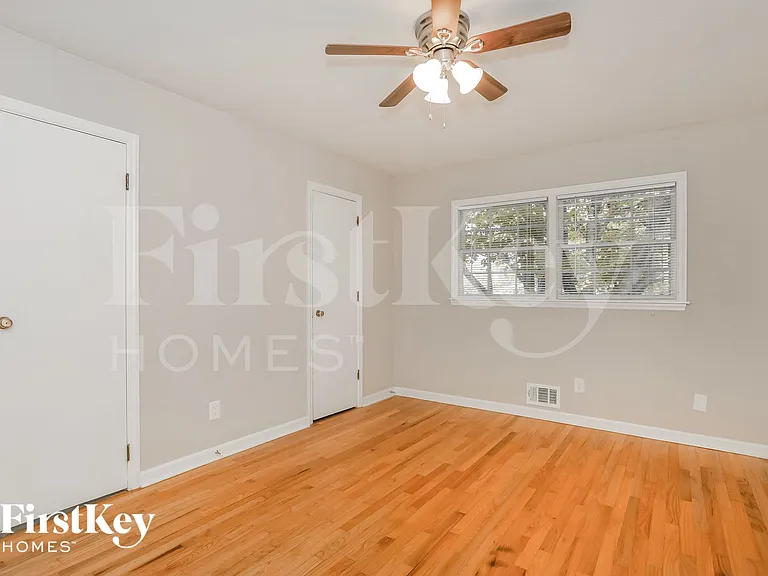 1860 Gherry Dr — Photo 8