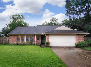 406 Dinerstein St, Webster, TX 77598