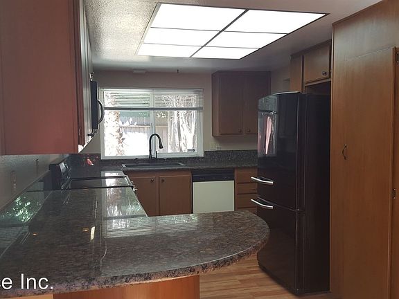 4th image of 726 Heather Ln
