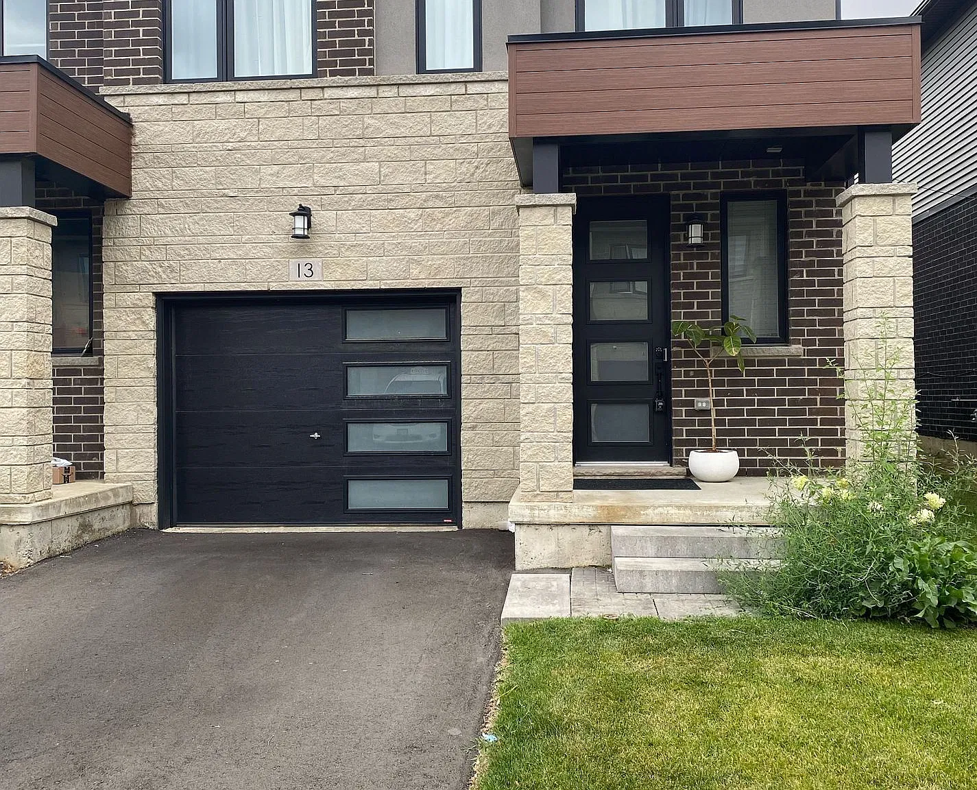 4 bed, $3,100 — Photo 1