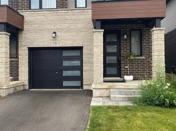 13 Southam Ln, Hamilton, ON L9C 0E9