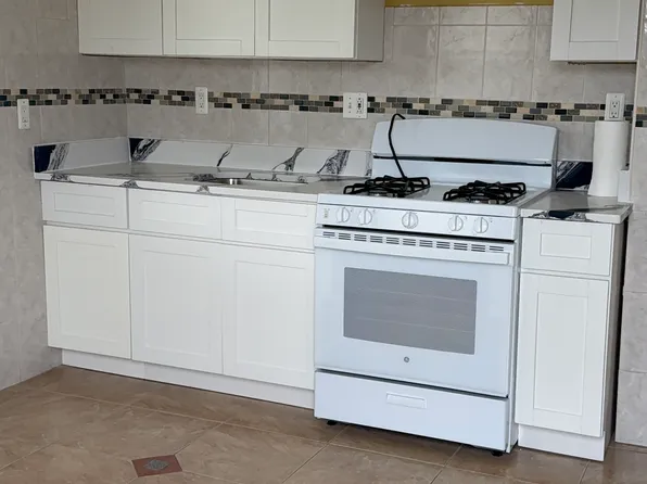 205 Snyder St, Orange, NJ 07050