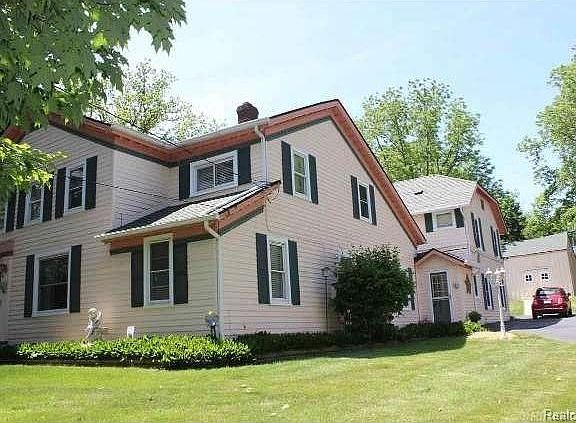 Front View. 31299577