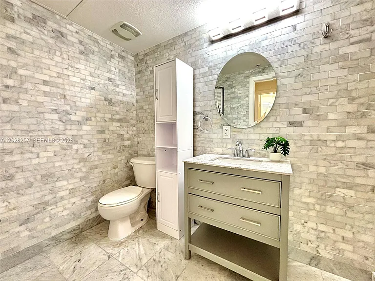 500 NE 29th St #601 — Photo 19