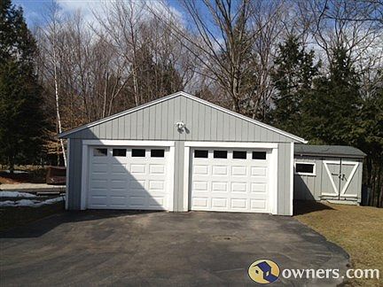 2nd image of 51 Lyndsey Ln