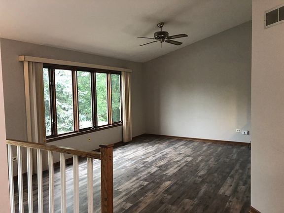 2nd image of 17581 Cambridge Pl