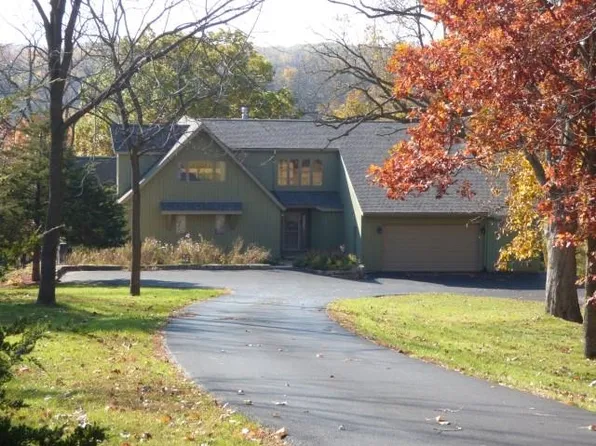 15 Cedar Rim Trl, Galena, IL 61036