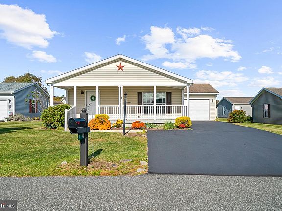 2nd image of 7 Mockingbird Ct