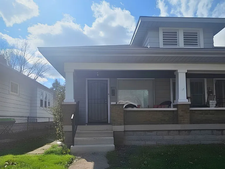 810 N Bradley Ave #1 — Photo 1