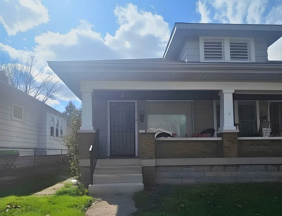810 N Bradley Ave #1