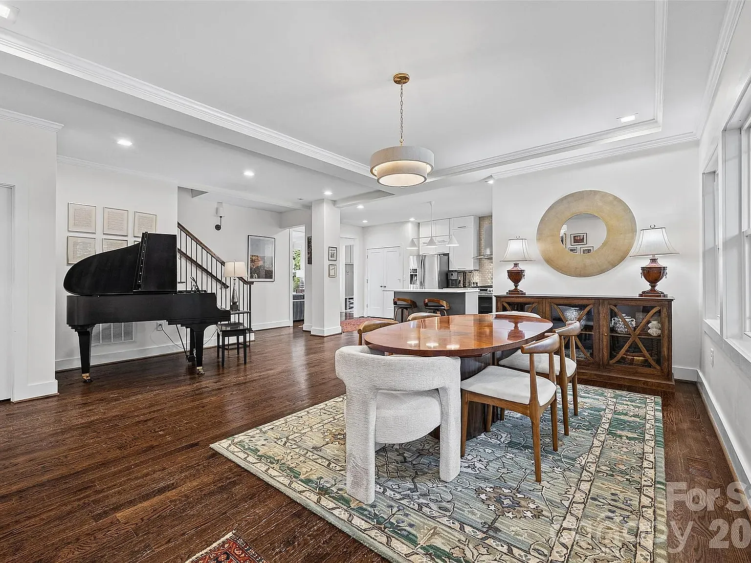 5 bed, 2915 sqft, $4,800 — Photo 4