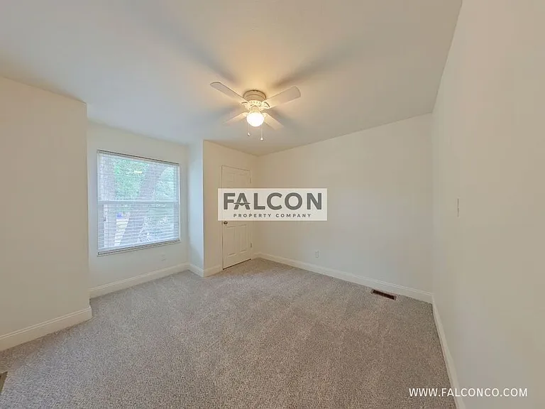 673 Shooks Ln — Photo 9
