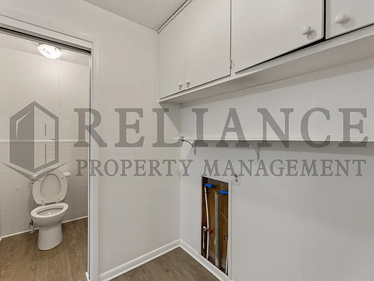 2210 W Columbine Ln — Photo 15
